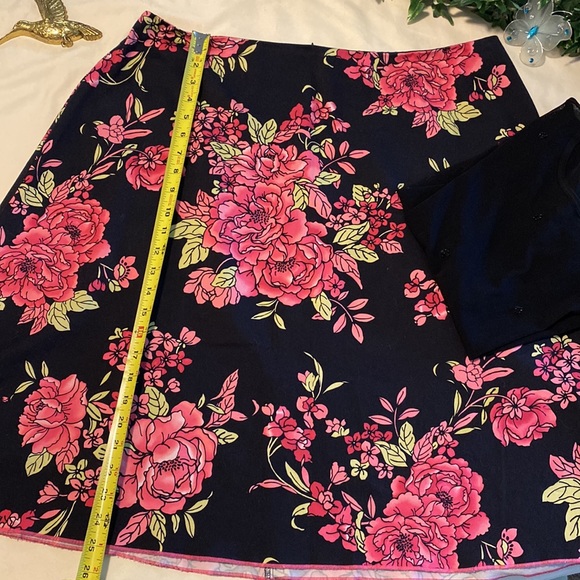 Notations Large Rose Buds Skirt - Picture 5 of 9